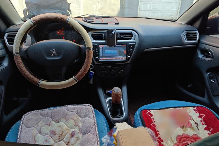 Used Peugeot 301 2014 1.6L Manual Comfort Edition Center Console