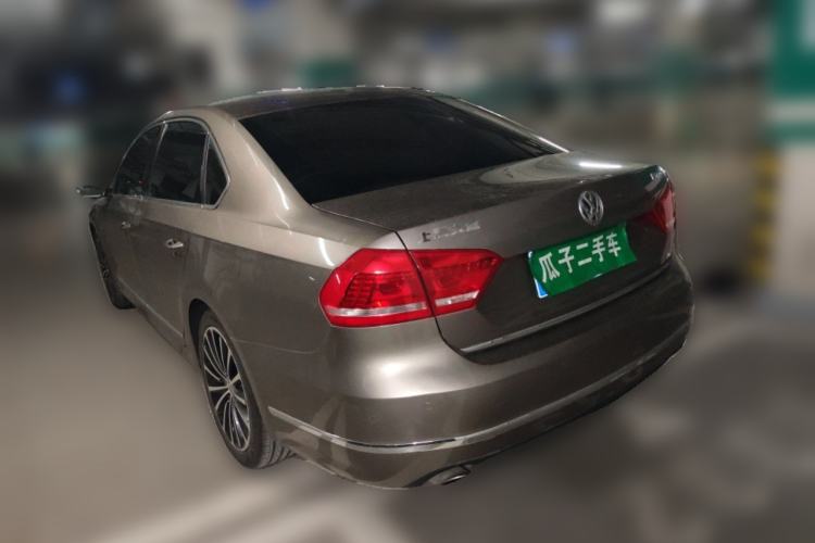 Used Volkswagen Passat 2011 3.0L V6 DSG Flagship Deluxe Edition Rear Left 45 Deg