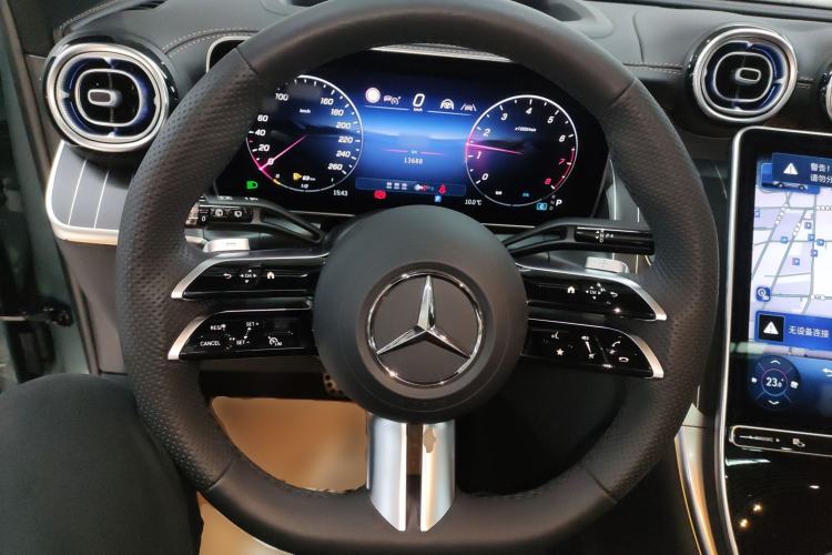 Used Mercedes-Benz GLC 2025 GLC 300 L 4MATIC Luxury Model 5 Seats
