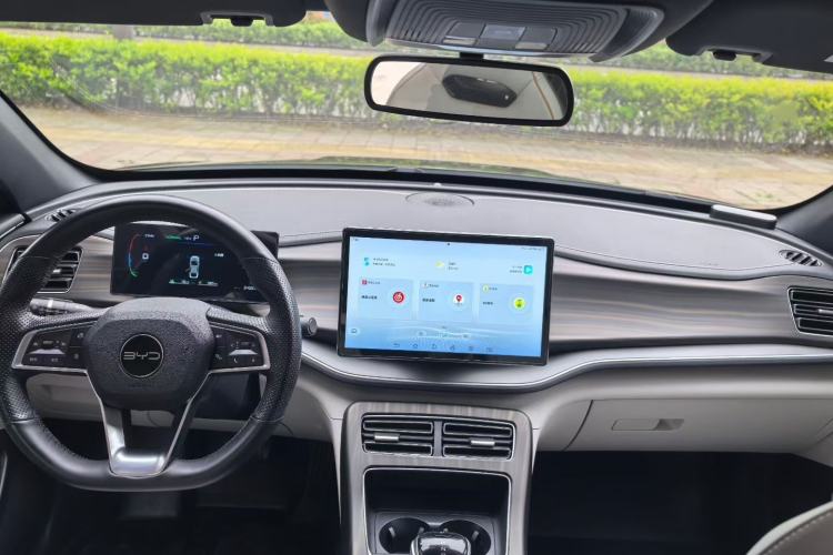 Used BYD Qin PLUS 2023 Champion Edition DM-i 120KM Beyond Model Interior 2