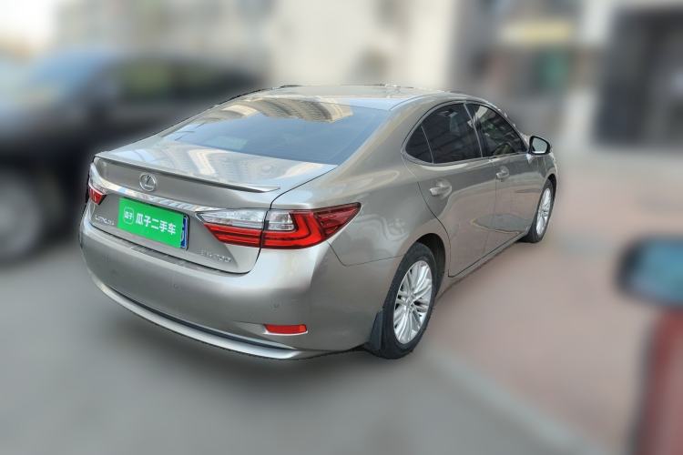 Used Lexus ES 2015 200 Comfort Edition Rear Right 45 Deg