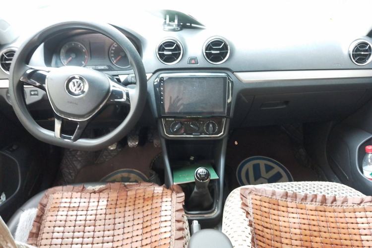 Used Volkswagen Jetta 2017 1.5L Manual Comfort Model Center Console