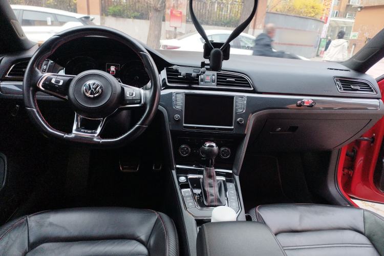 Used Volkswagen Lamando 2017 2.0T GTS Center Console