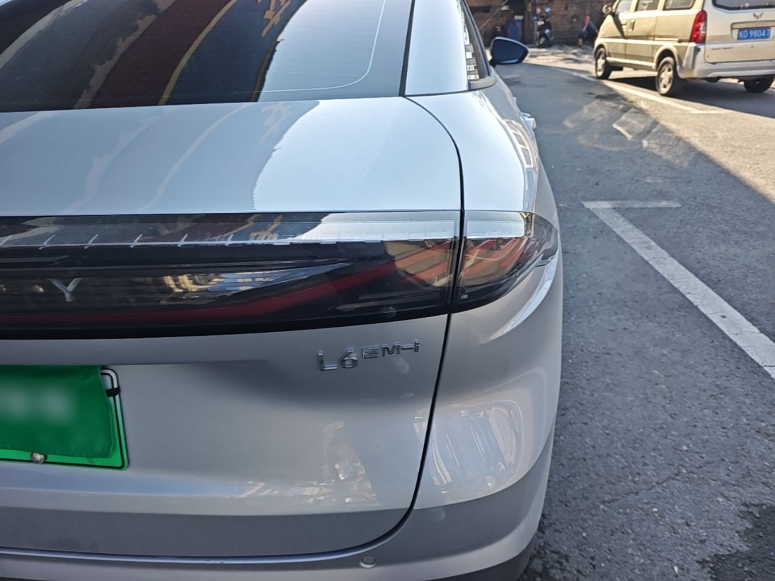 Geely Galaxy L6 2025 EM-i 140km Explorer+ Edition — снимка 9
