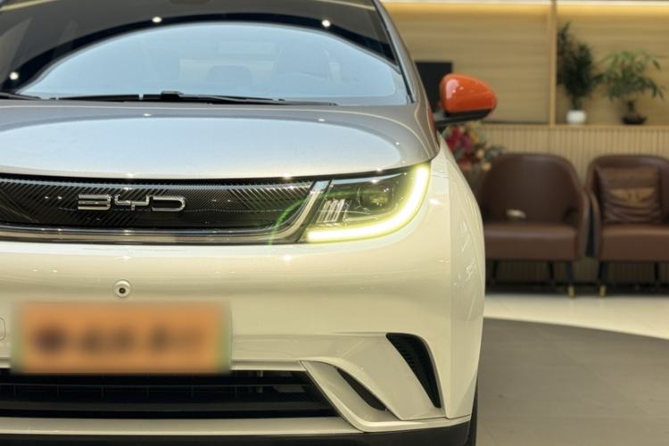 Used BYD Dolphin 2021 405 km Fashion Edition Exterior 3