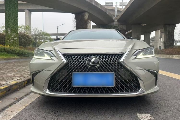 Used Lexus ES 2020 200 Excellence Edition Exterior 7