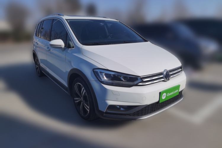Used Volkswagen Touran 2021 Tiguan L 280TSI DSG Boundary Edition 6-Seater Front Right 45 Deg