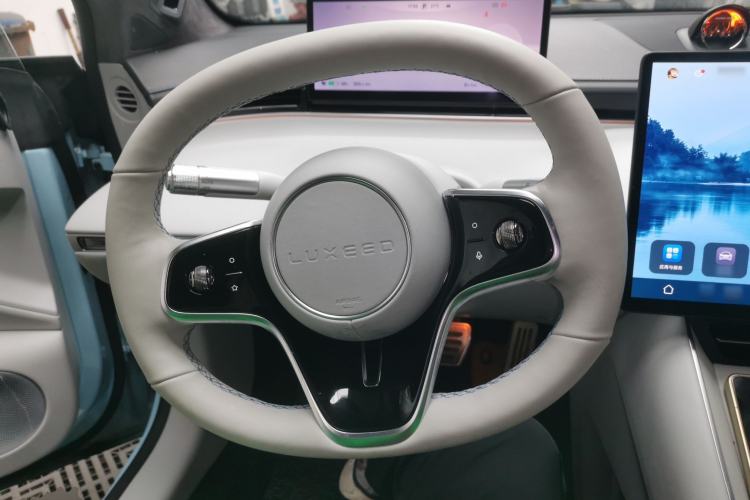 Used Hima Luxeed S7 2025 785 km Ultra