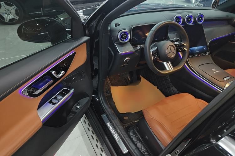 Used Mercedes-Benz GLC 2024 GLC 260 L 4MATIC Luxury Model 5 Seats Driver Seat