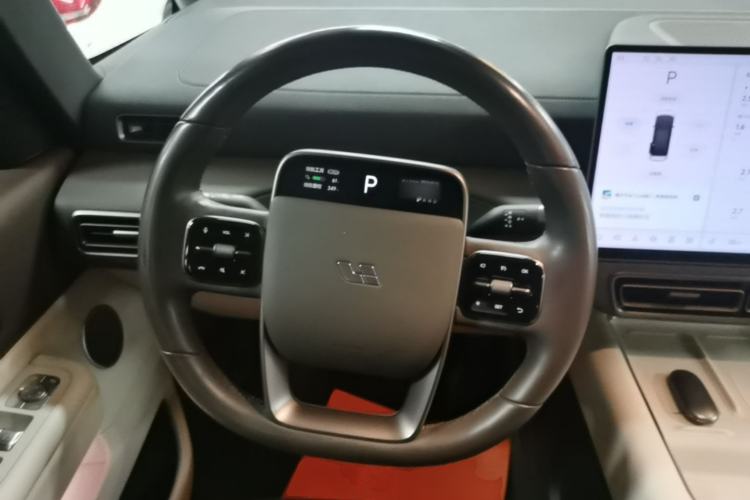 Used Li Auto MEGA 2024 Ultra Model
