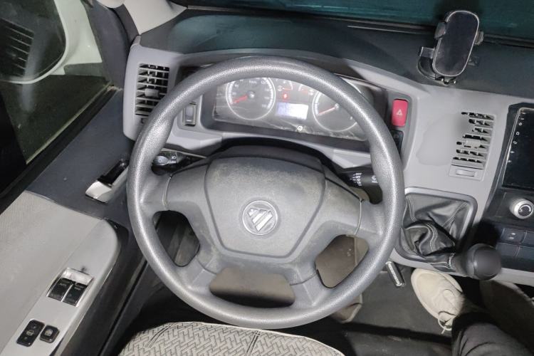 Used Foton Scenic G7 2024 Commercial Version CNG 2.4L Manual Long-Wheelbase High-Roof Van with 2 Seats
