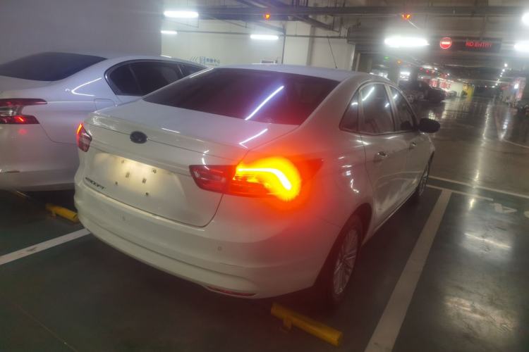 Used Ford Escort 2015 1.5L Automatic Comfort Edition Rear Right 45 Deg