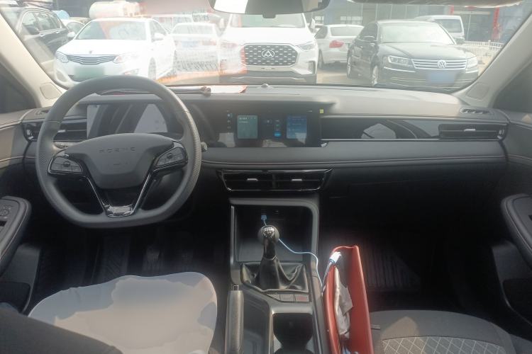 Used Roewe i5 2026 Model 1.5L Manual Comfort Version
