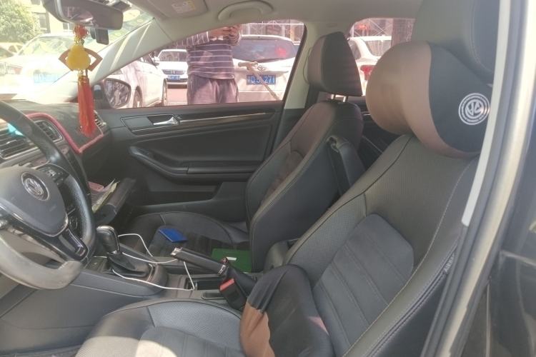 Used Volkswagen Sagitar 2017 230TSI Automatic Luxury Edition
