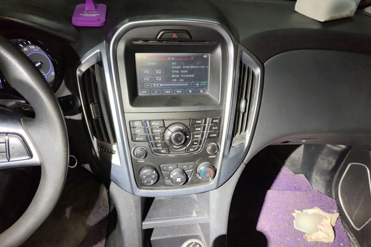 Used JMC Yuhu 5 2018 2.4T Classic Edition Diesel Manual 4x4 Luxury Long-Wheelbase JX4D24A5L