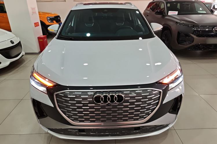 Used Audi Q4 e-tron 2023 50 e-tron quattro Visionary Edition Front