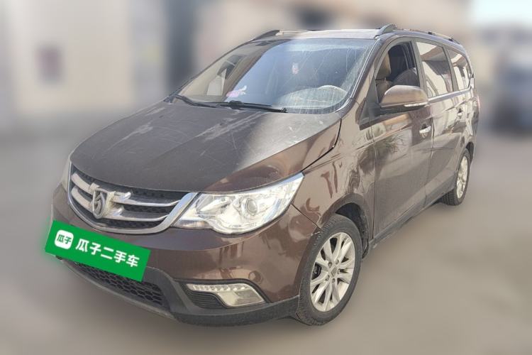 Used Baojun 730 2014 1.5L manual luxury trim 7 seats