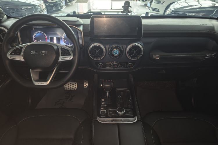 Used BAIC Off-Road BJ40 2020 2.3T Automatic Four-Wheel Drive Rainforest Expedition Edition Interior 4