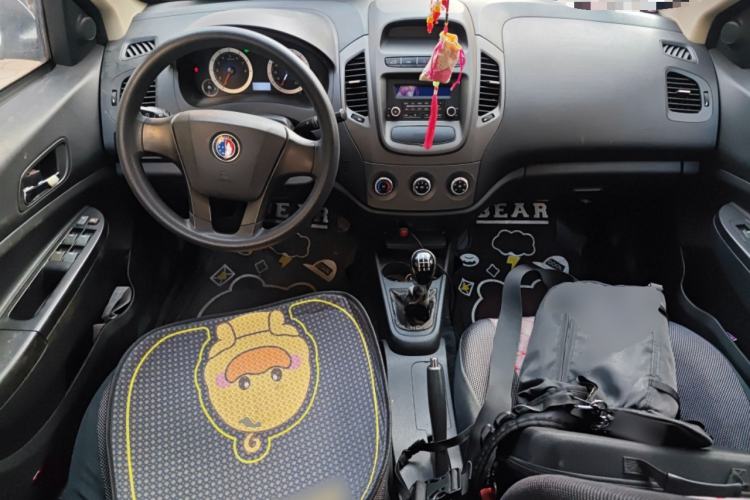 Used Geely Auto Diamond 2014 Sedan 1.5L Manual Entry-Level Model Center Console