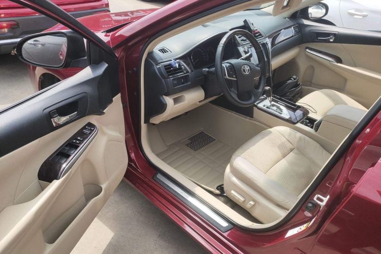 Used Toyota Camry 2015 2.0G Premier Edition
