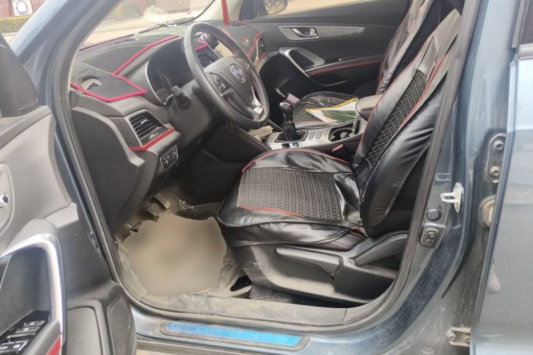 Used CHANGAN CS55 2018 1.5T Manual Colorful Model China V Standard
