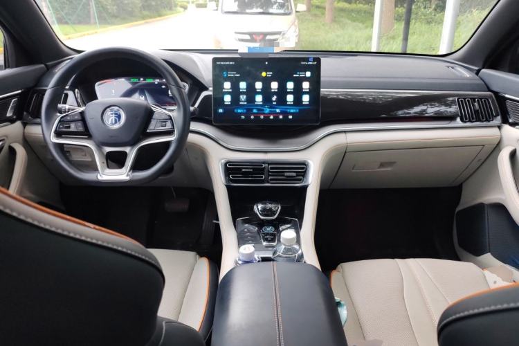 Used BYD Song PLUS New Energy 2021 EV Flagship Model Center Console