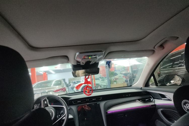 Used Hongqi H5 2025 2.0T Automatic Flag Edition – 500 000 Units Commemorative Version
