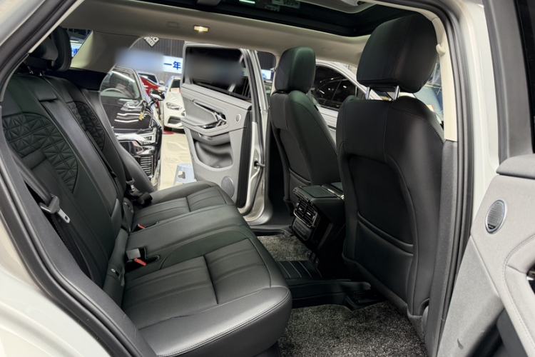 Used Land Rover Range Evoque 2022 Aurora L 249 PS R-Dynamic Collins Antique Bronze Special Edition Interior 9