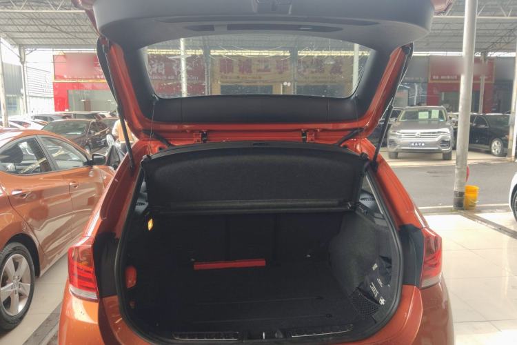 Used BMW X1 2015 sDrive18i Fashion Upgrade Edition Trunk