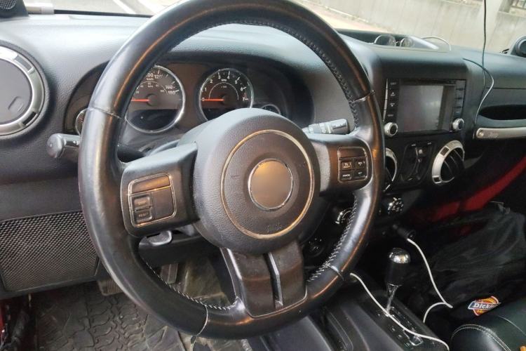 Used Jeep Wrangler 2012 3.6L Sahara Four-Door Edition
