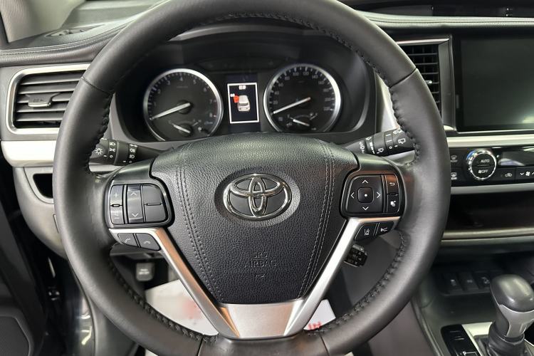 Used Toyota Highlander 2018 2.0T Four-Wheel Drive Prestige Version 7 Seats China VI Standard
