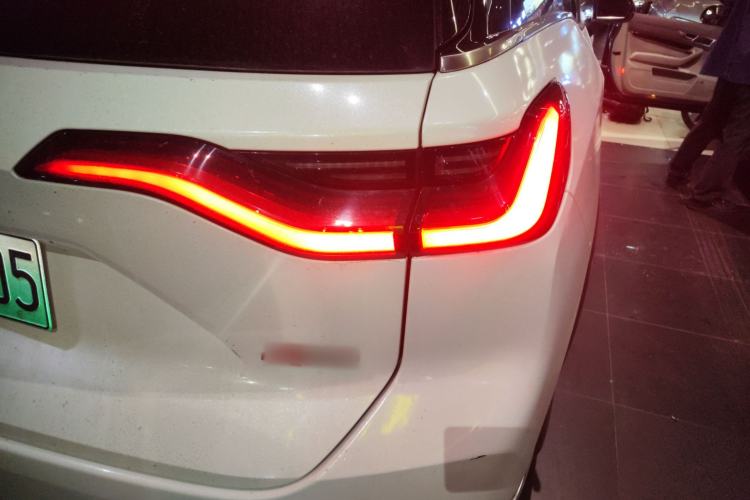 Used Nio ES8 2022 100kWh Signature Edition Six-Seater Right Rear Taillight