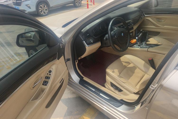 Used BMW 5 Series 2013 525Li Luxury Model
