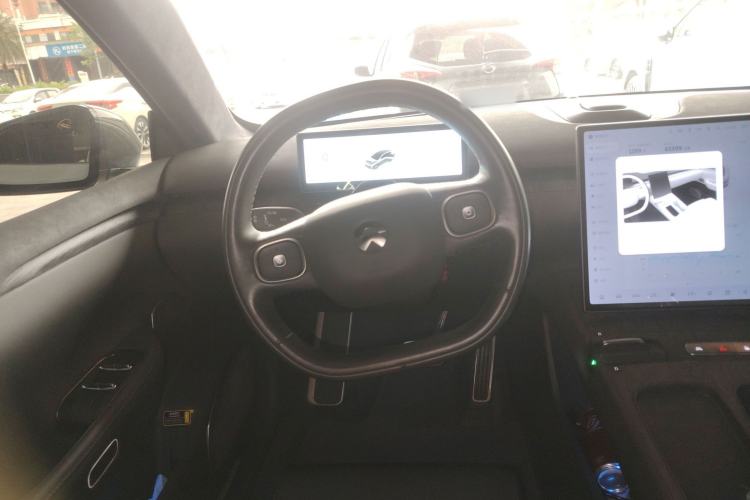 Used Nio ET7 2022 75 kWh Steering Wheel