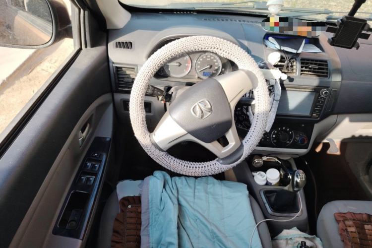 Used BAIC Weiwang M20 2014 1.5L practical type BJ415A Steering Wheel