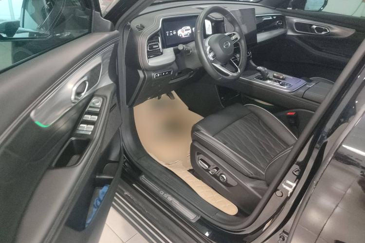 Used GAC Trumpchi GS8 2024 Linghang Series 2.0 TGDI Two-Wheel Drive Luxury Smart Connectivity Version
