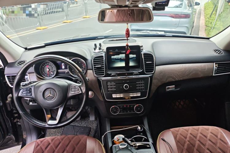 Used Mercedes-Benz GLE 2016 GLE 320 4MATIC Dynamic Edition Center Console