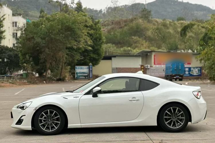 Used Toyota 86 2013 2.0L Automatic Luxury Version