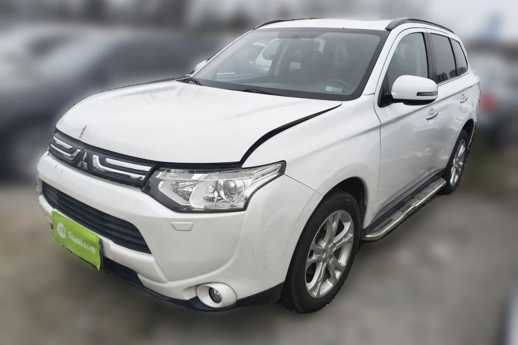 Used Mitsubishi Outlander 2013 2.4L 4x4 Luxury Navigation Edition 5 Seats