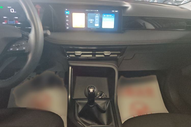 Used Roewe i5 2023 1.5L Manual Comfort Edition