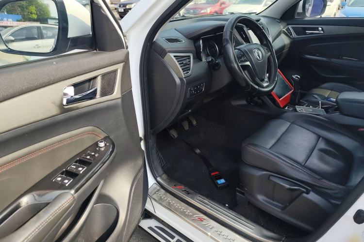 Used CHANGAN CS75 2017 Shangku Edition 1.5T Manual ZhiXiang Model Driver Seat