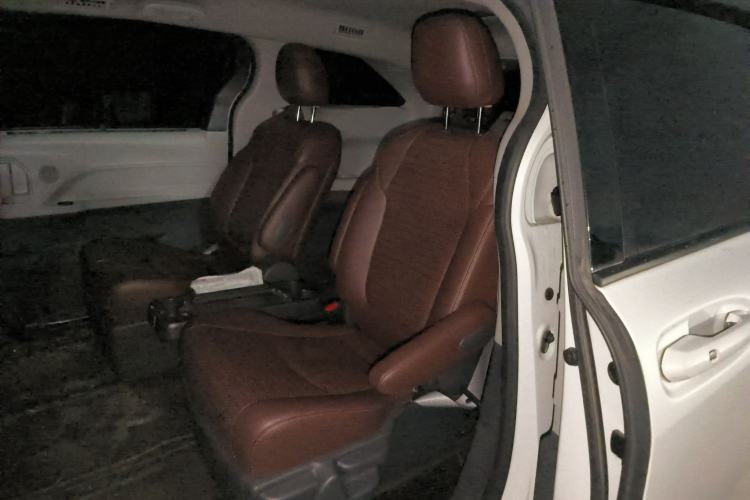 Used Toyota SIENNA 2024 2.5L Hybrid Comfort Edition Left Rear Seat