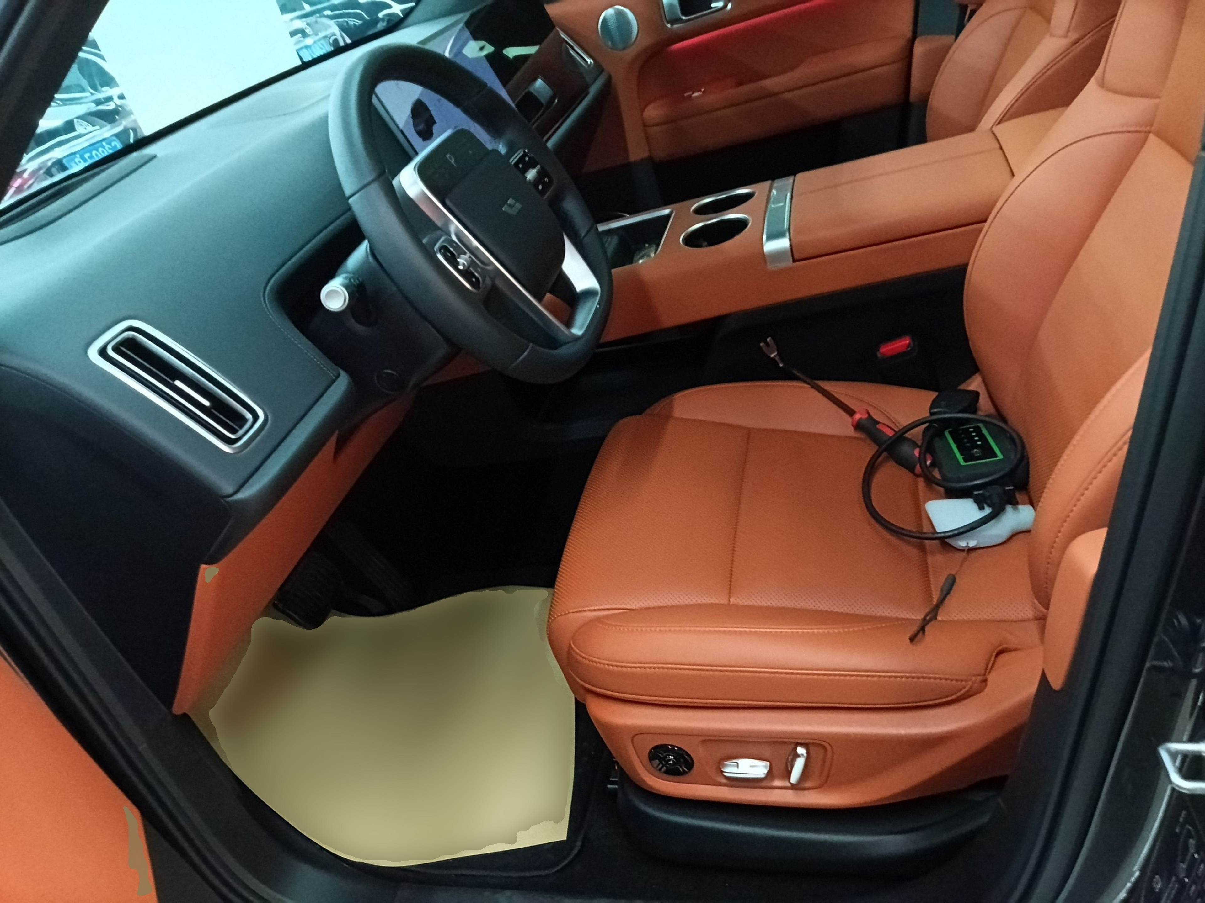 المقاعد الأمامية داخل السيارة