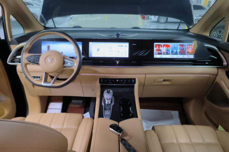 Used VOYAH Dream 2024 PHEV Extended-Range Premium Edition
