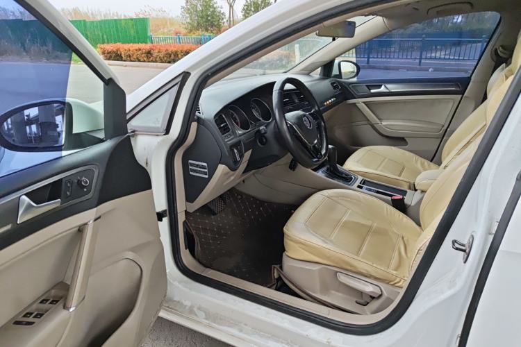 Used Volkswagen Golf 2014 1.4TSI Automatic Comfort Model Driver Seat