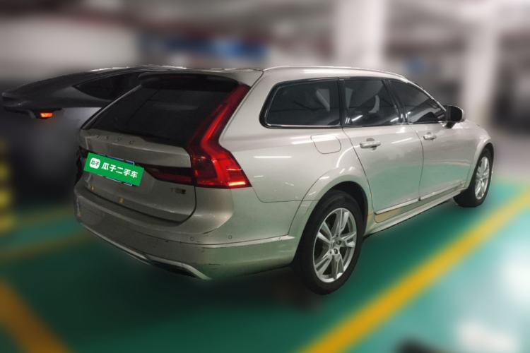 Used Volvo V90 2017 Cross Country T5 AWD Smart Range Edition