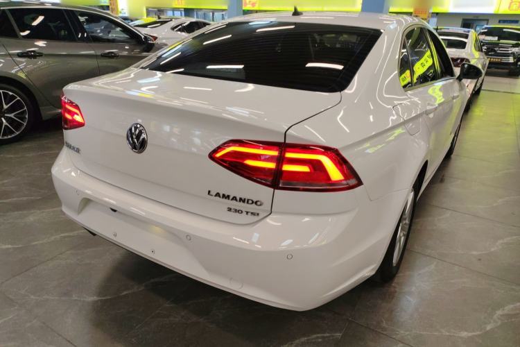 Used Volkswagen Lamando 2018 230TSI DSG Fashion Edition
