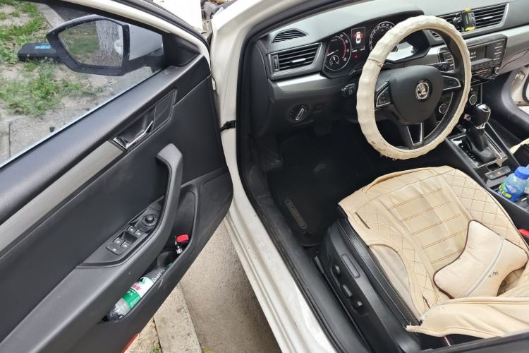 Used Skoda Superb 2016 TSI280 DSG Innovation Edition Driver Seat