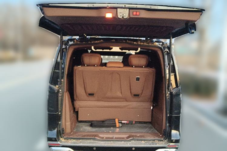 Used Mercedes-Benz Vito 2023 2.0T Business Version 7 Seats Trunk