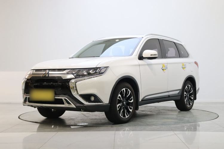 Used Mitsubishi Outlander 2019 2.4L 4x4 Zhi Xiang Edition 5 Seats China V Emission Standard